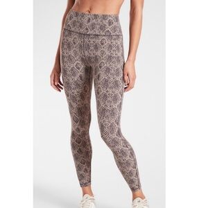 Athleta Ultimate Stash Pocket Snake 7/8 Tight Legging Quail size S